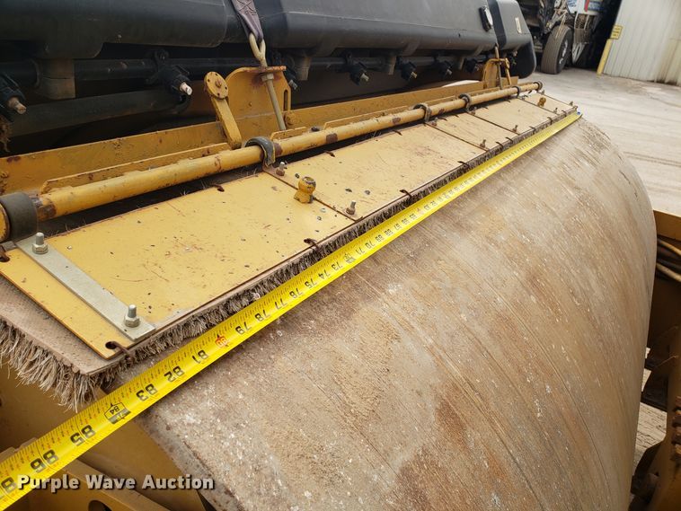 image for item DD2625 2000 Caterpillar CB-634C double drum vibratory roller