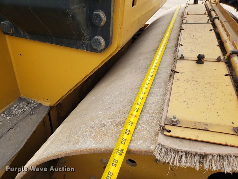 image for item DD2625 2000 Caterpillar CB-634C double drum vibratory roller