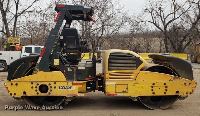 image for item DD2626 Hypac C766D double drum vibratory roller