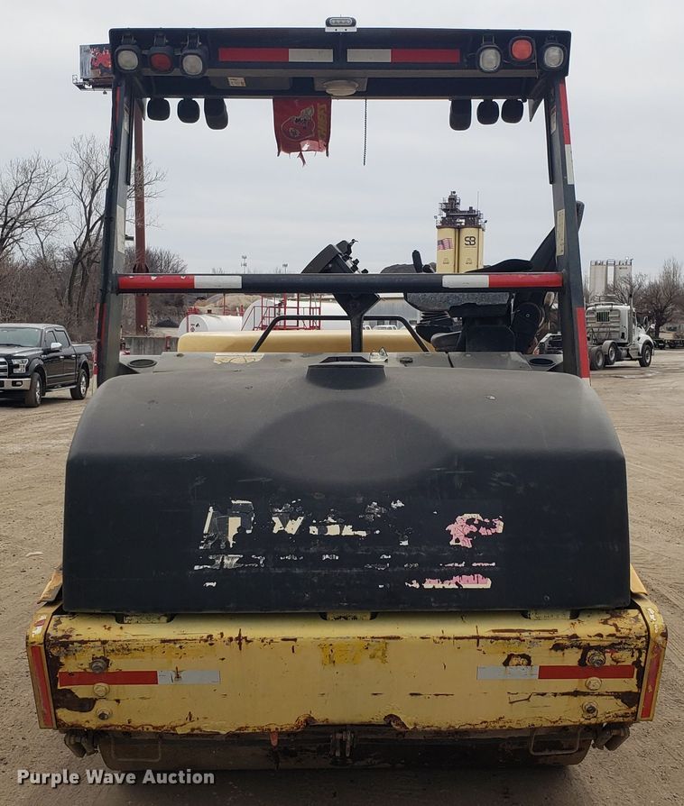 image for item DD2626 Hypac C766D double drum vibratory roller