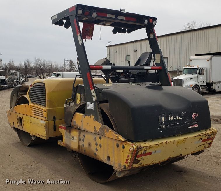 image for item DD2626 Hypac C766D double drum vibratory roller