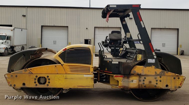 image for item DD2626 Hypac C766D double drum vibratory roller