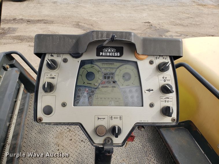 image for item DD2626 Hypac C766D double drum vibratory roller