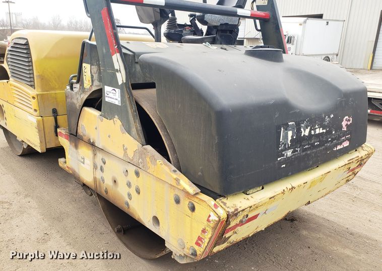 image for item DD2626 Hypac C766D double drum vibratory roller