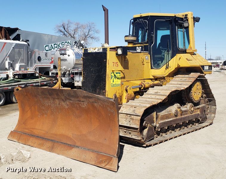 image for item DD2637 1999 Caterpillar D6M XL dozer