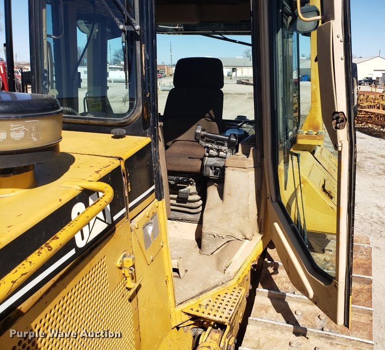 image for item DD2637 1999 Caterpillar D6M XL dozer