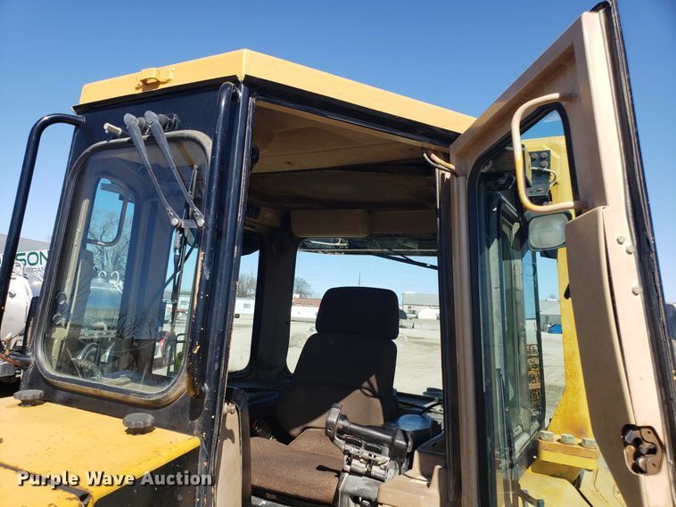 image for item DD2637 1999 Caterpillar D6M XL dozer