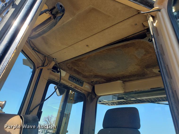 image for item DD2637 1999 Caterpillar D6M XL dozer