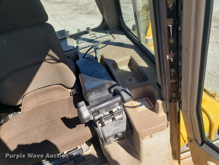image for item DD2637 1999 Caterpillar D6M XL dozer