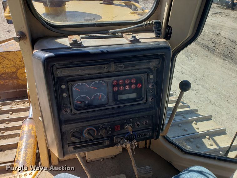 image for item DD2637 1999 Caterpillar D6M XL dozer