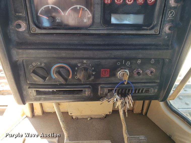 image for item DD2637 1999 Caterpillar D6M XL dozer