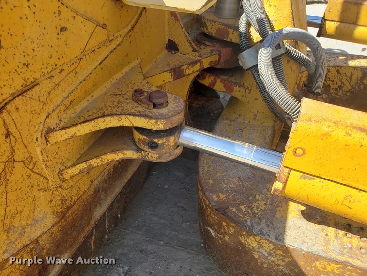 image for item DD2637 1999 Caterpillar D6M XL dozer