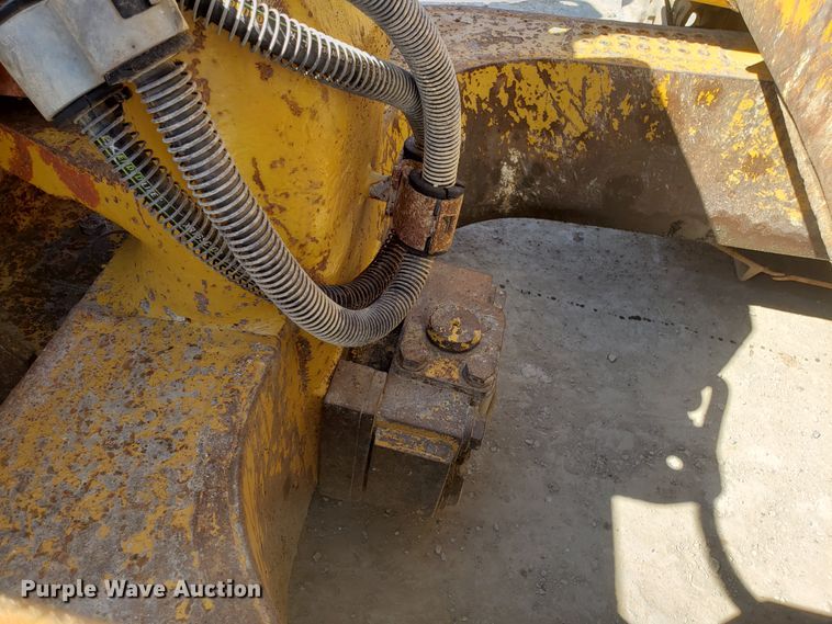 image for item DD2637 1999 Caterpillar D6M XL dozer