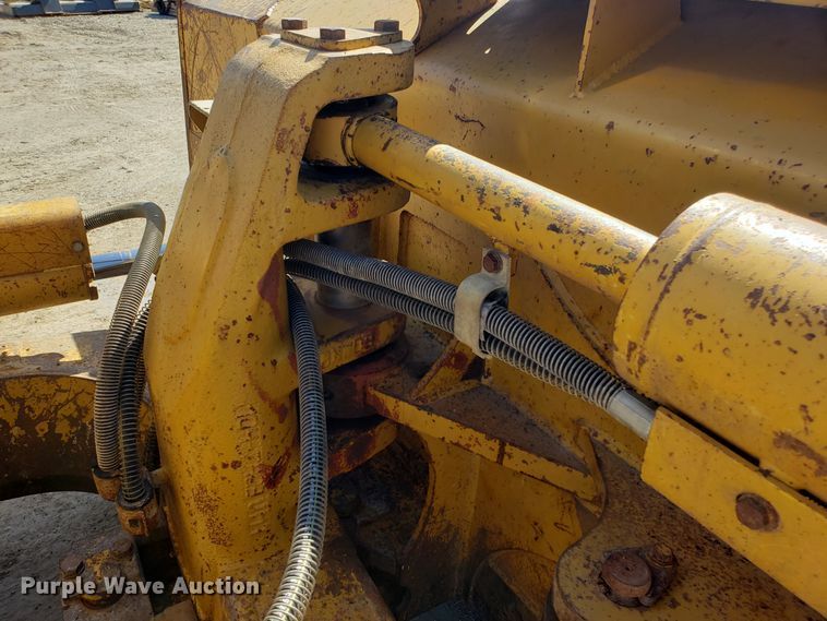image for item DD2637 1999 Caterpillar D6M XL dozer