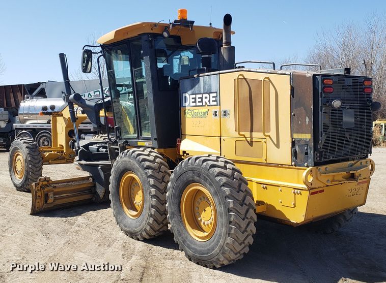 image for item DD2638 2009 John Deere 672GP motor grader