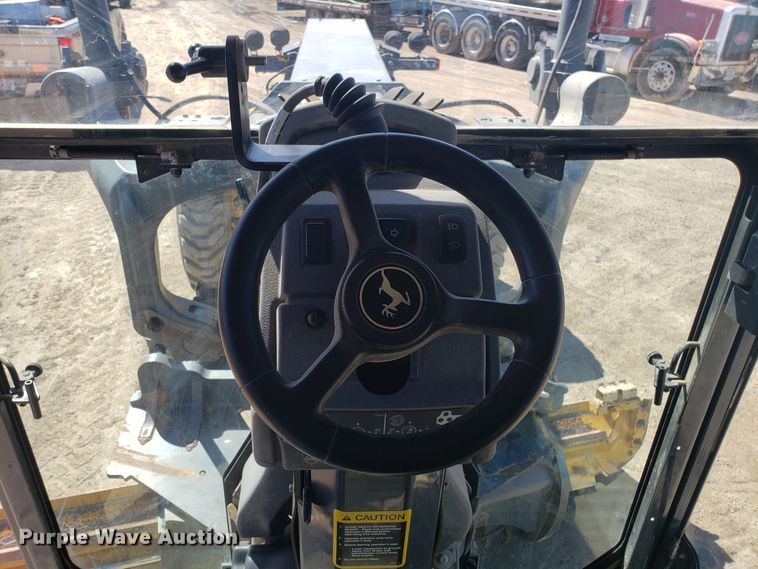 image for item DD2638 2009 John Deere 672GP motor grader