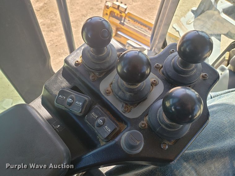 image for item DD2638 2009 John Deere 672GP motor grader