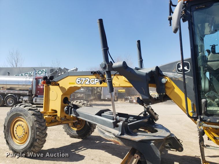 image for item DD2638 2009 John Deere 672GP motor grader