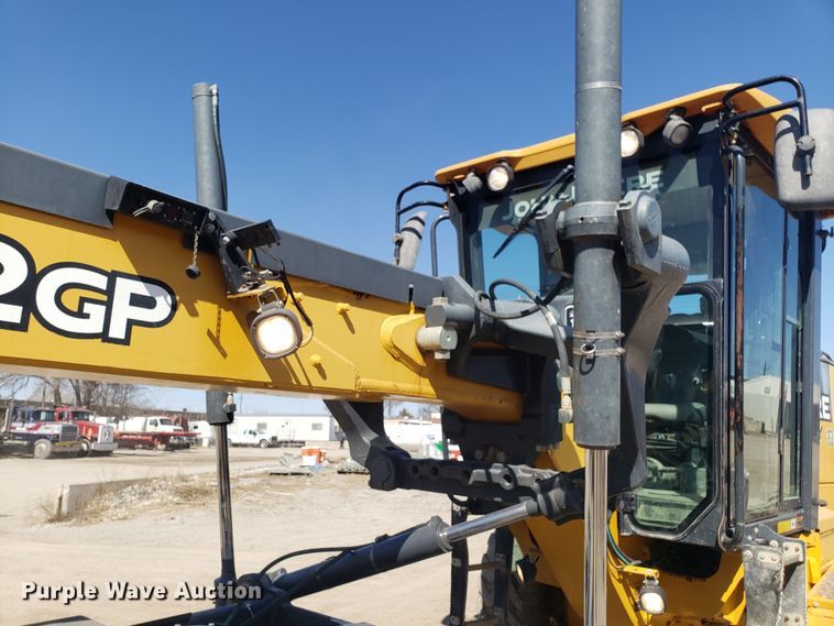 image for item DD2638 2009 John Deere 672GP motor grader