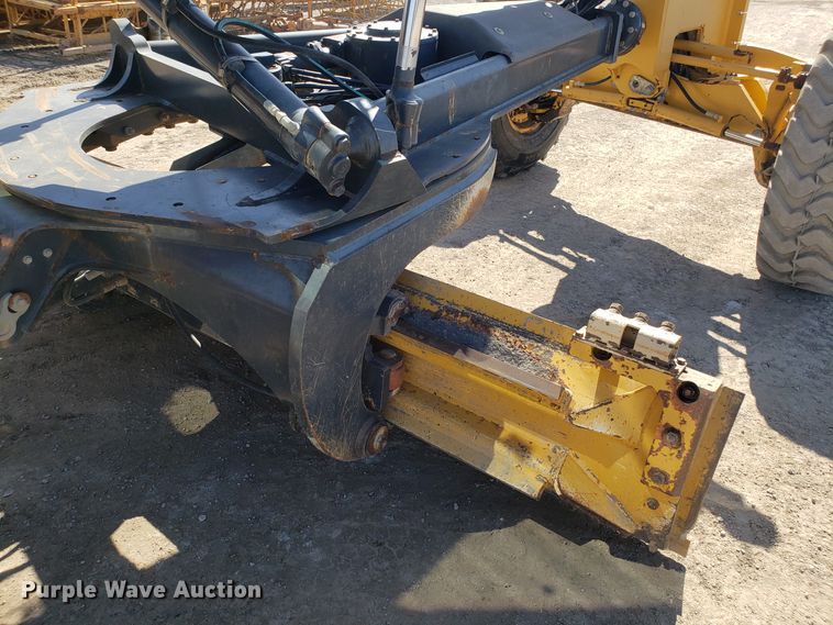 image for item DD2638 2009 John Deere 672GP motor grader