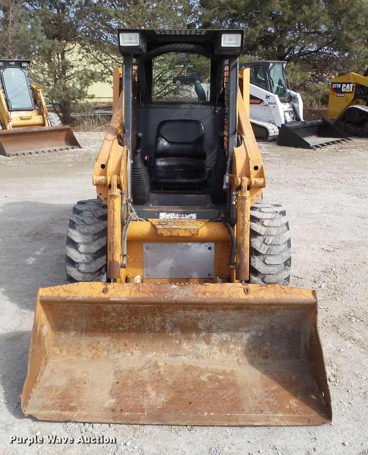 image for item DF0827 2002 Case 60XT  skid steer loader