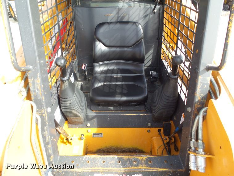 image for item DF0827 2002 Case 60XT  skid steer loader