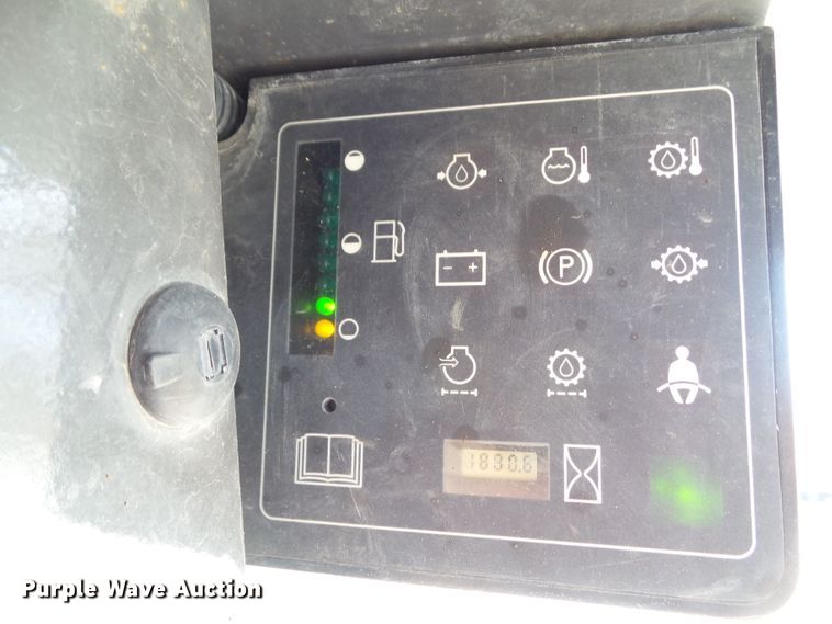 image for item DF0827 2002 Case 60XT  skid steer loader