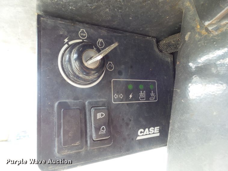 image for item DF0827 2002 Case 60XT  skid steer loader