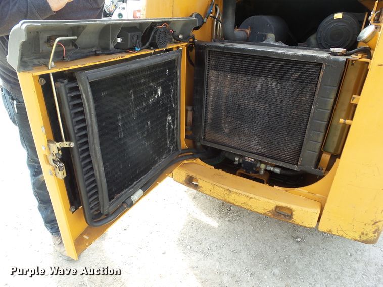 image for item DF0827 2002 Case 60XT  skid steer loader