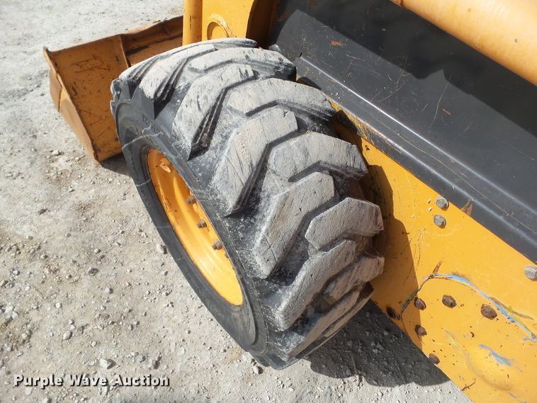 image for item DF0827 2002 Case 60XT  skid steer loader