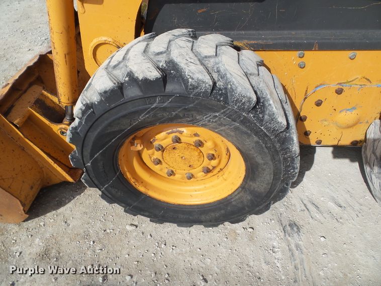 image for item DF0827 2002 Case 60XT  skid steer loader