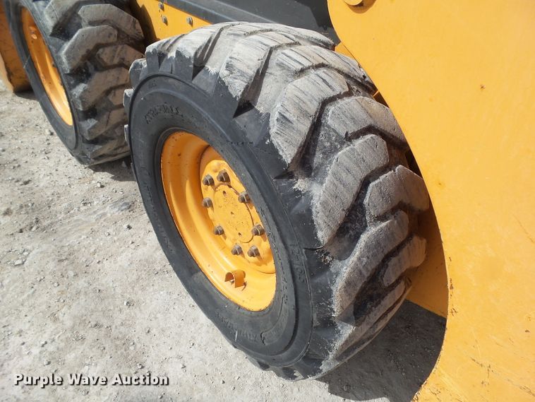 image for item DF0827 2002 Case 60XT  skid steer loader