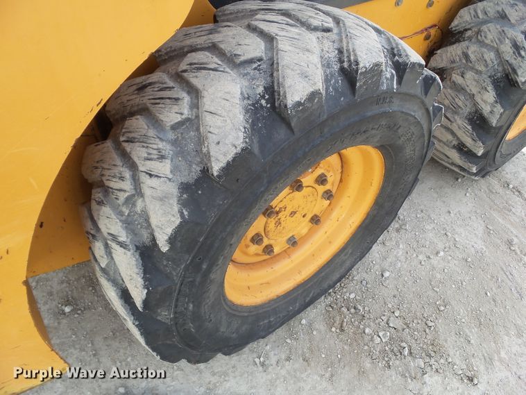 image for item DF0827 2002 Case 60XT  skid steer loader