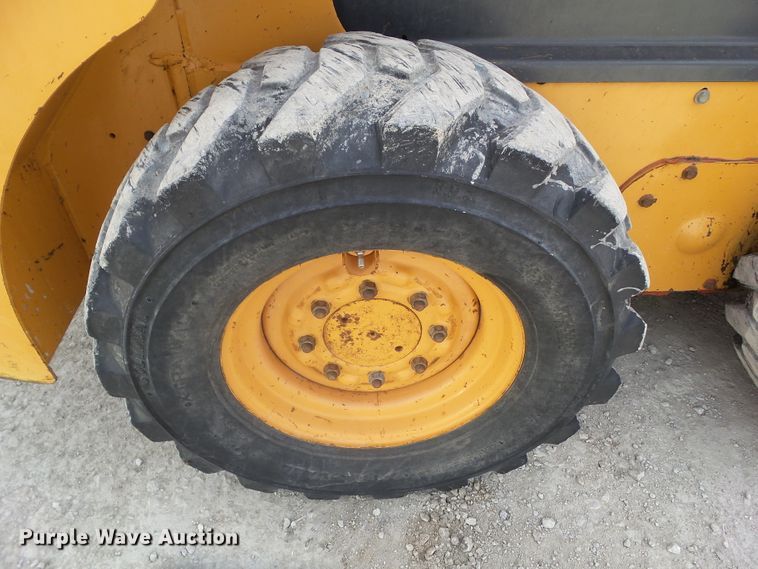 image for item DF0827 2002 Case 60XT  skid steer loader