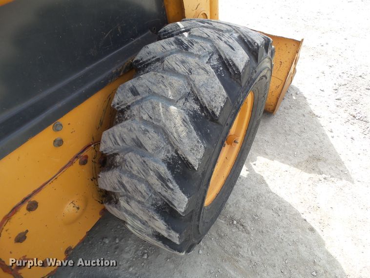 image for item DF0827 2002 Case 60XT  skid steer loader