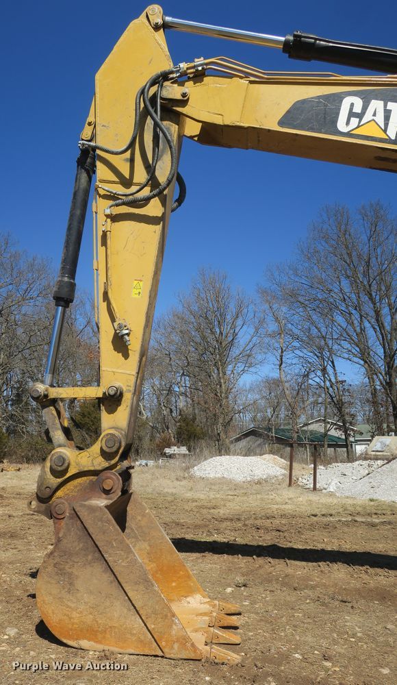 image for item DF5087 2014 Caterpillar 321D LCR excavator