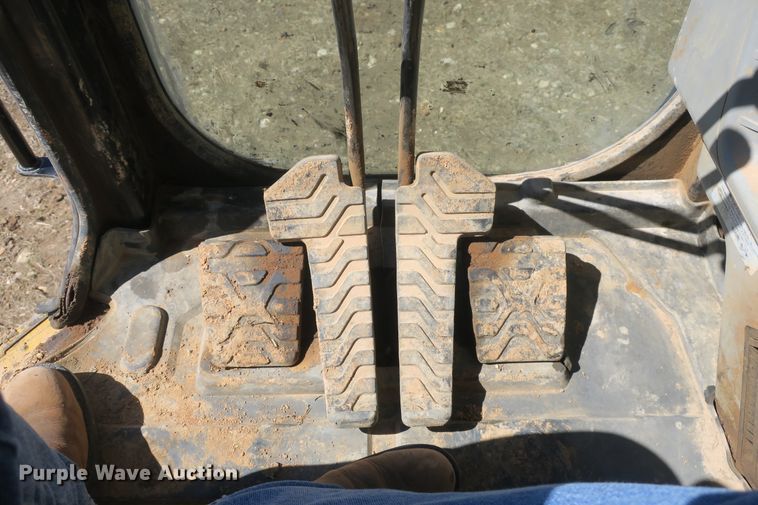 image for item DF5087 2014 Caterpillar 321D LCR excavator