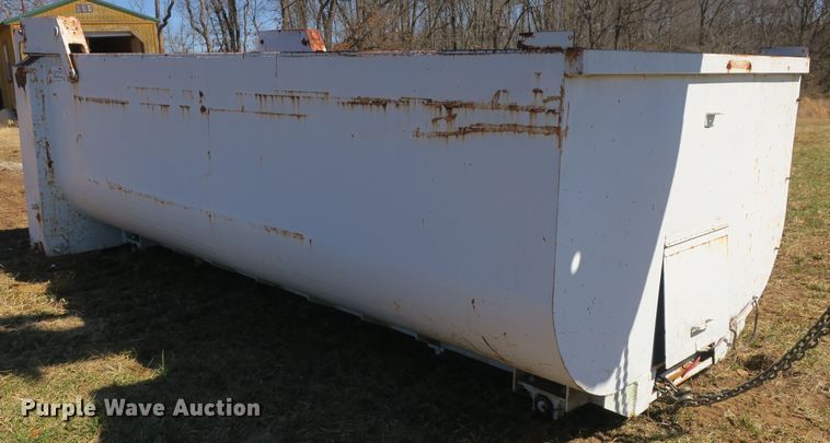 image for item DF5090 Roll-out dump bed