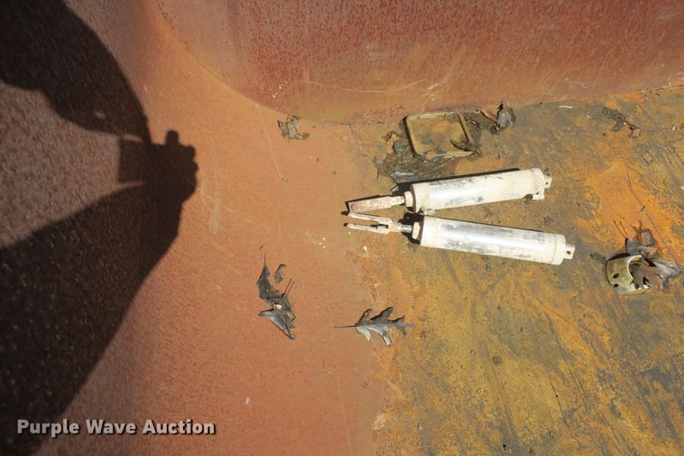 image for item DF5090 Roll-out dump bed