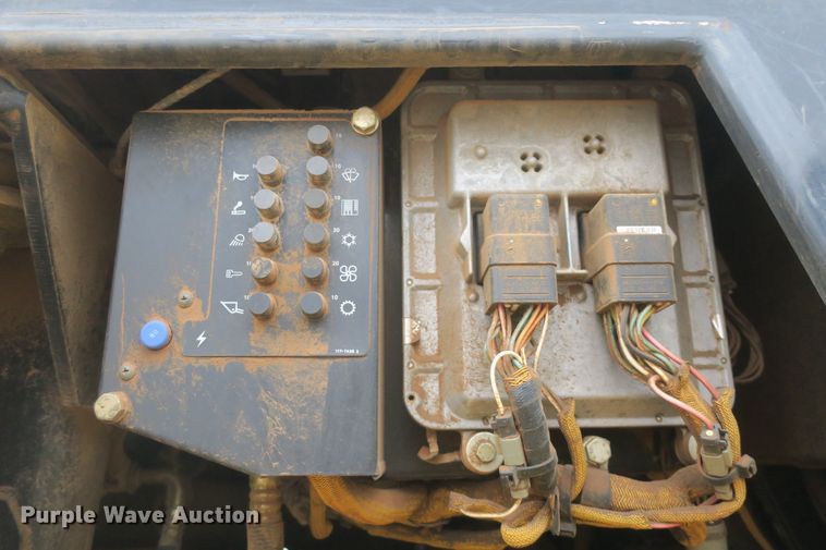 image for item DF5104 2001 Caterpillar 963C  track loader