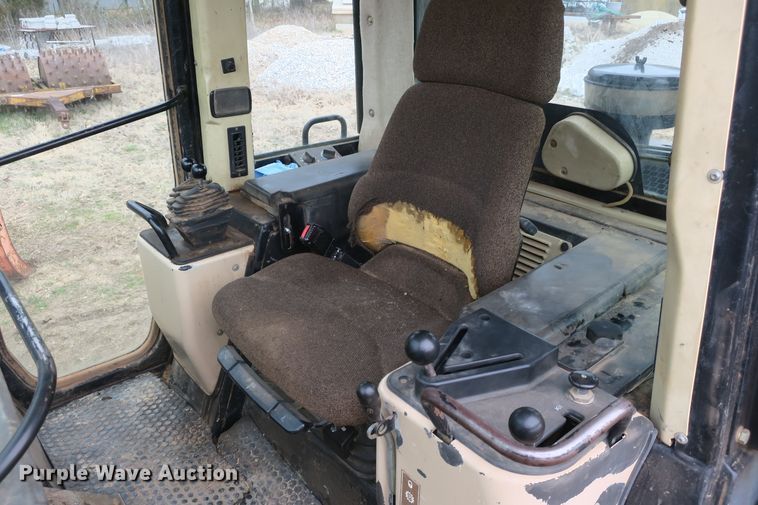 image for item DF5104 2001 Caterpillar 963C  track loader