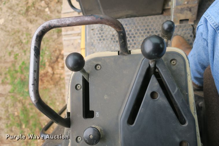 image for item DF5104 2001 Caterpillar 963C  track loader