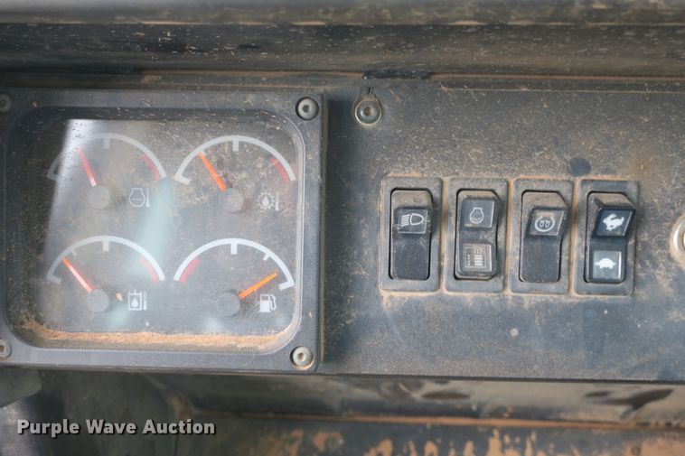 image for item DF5104 2001 Caterpillar 963C  track loader