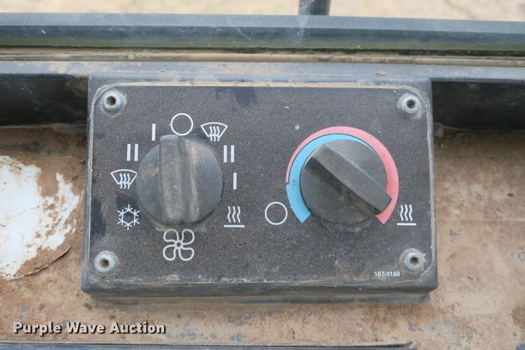 image for item DF5104 2001 Caterpillar 963C  track loader