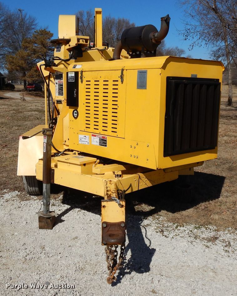 image for item DF5853 2007 Altec DC1820 wood chipper