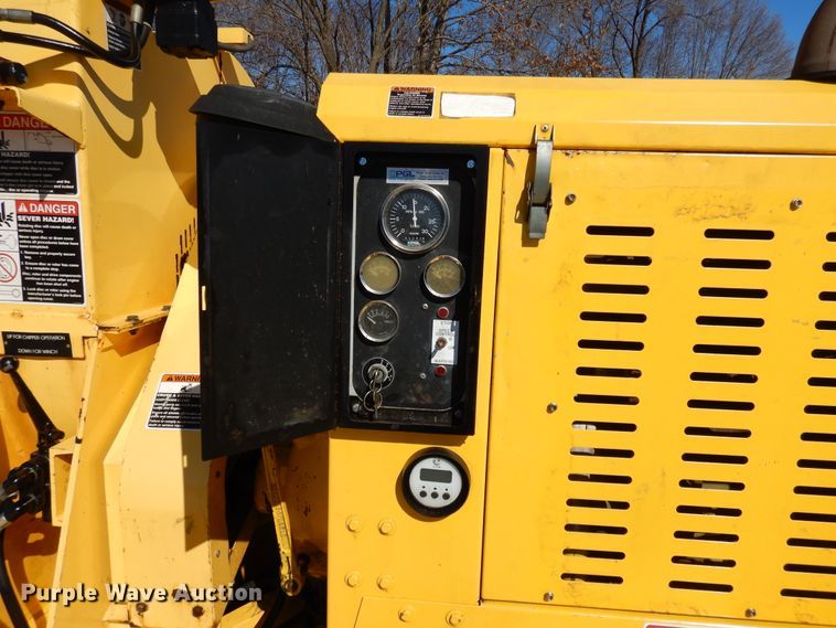 image for item DF5853 2007 Altec DC1820 wood chipper