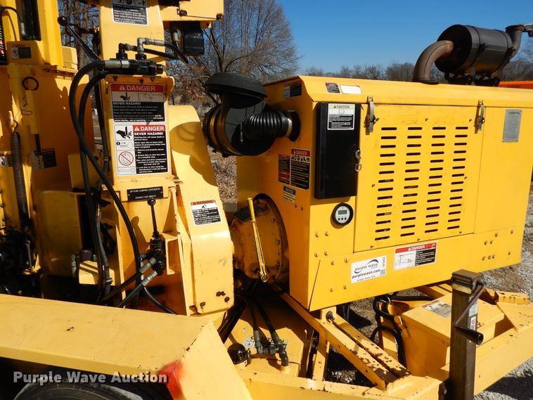 image for item DF5853 2007 Altec DC1820 wood chipper