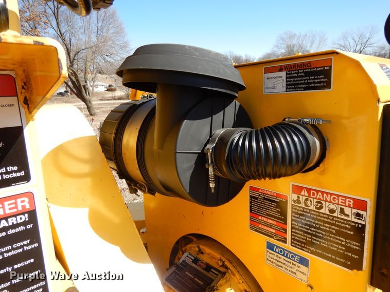 image for item DF5853 2007 Altec DC1820 wood chipper