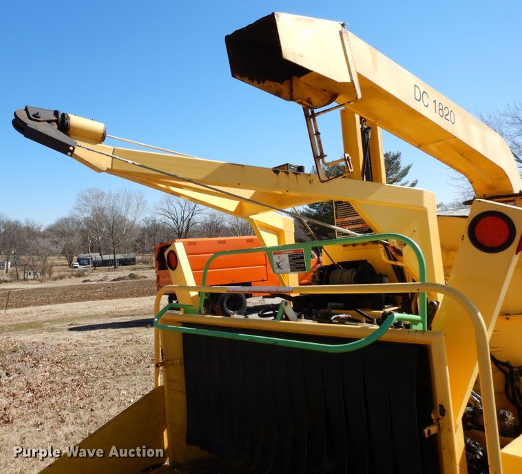 image for item DF5853 2007 Altec DC1820 wood chipper