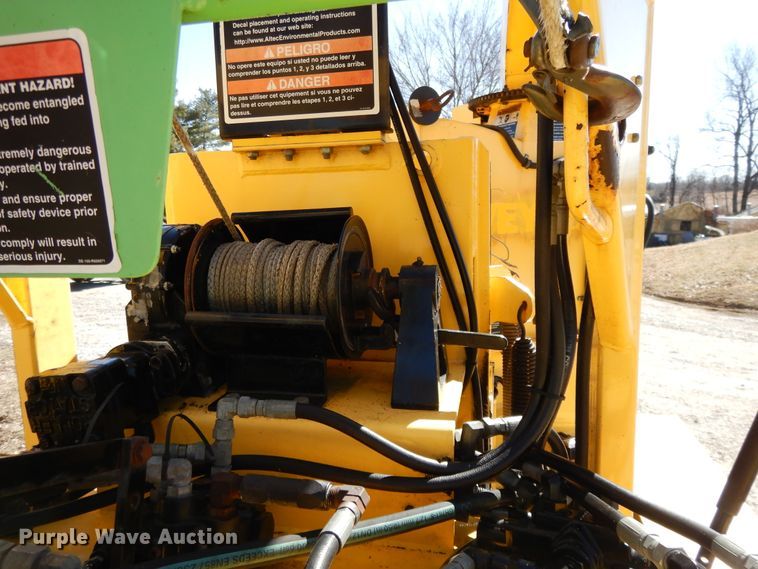 image for item DF5853 2007 Altec DC1820 wood chipper